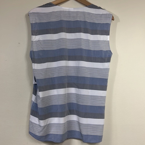 OLD NAVY  Top Size S - Picture 2 of 9